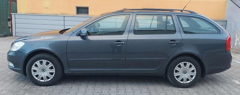 Second-hand Skoda Octavia Ambiente 102 CP (75 kW) 2009 Gri Break