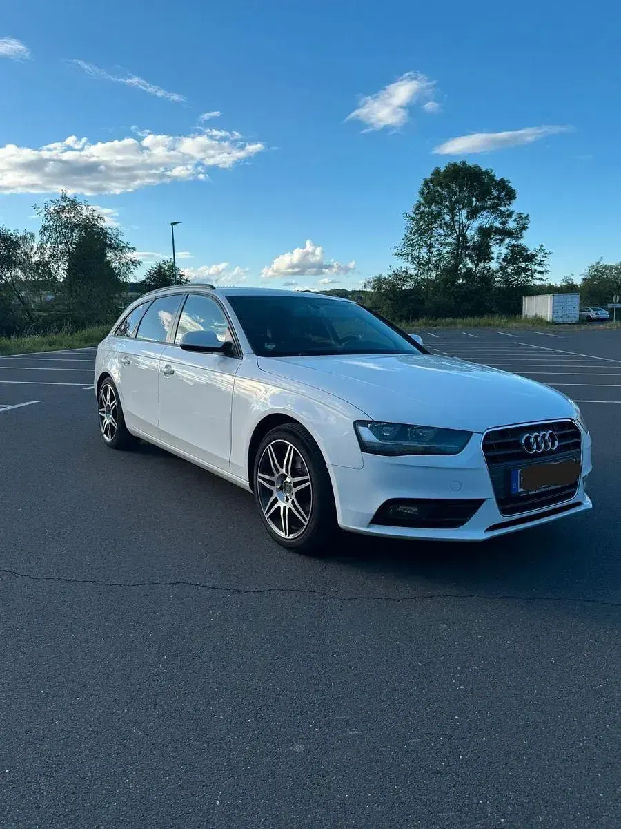 Gebraucht Audi A4 Attraction 150 PS (110 kW) 2013 Weiß Kombi