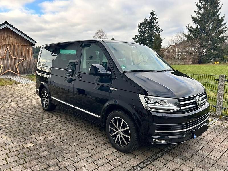 Schwarz Gebraucht 2016 VW Multivan Highline Van | 33.800 € - Bild 1/4