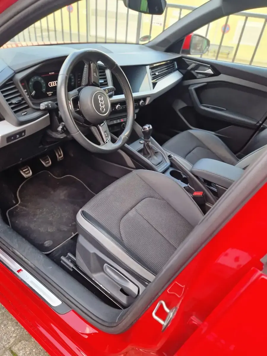 Gebraucht Audi A1 Sport 95 PS (69 kW) 2019 Rot SUV