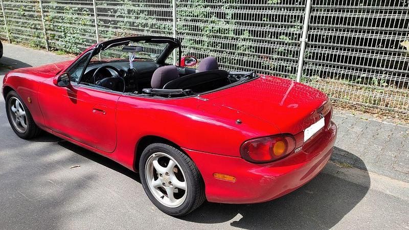 Rot Gebraucht 1998 Mazda MX5 Cabrio | 7.500 € (Fairer Preis) - Bild 1/4