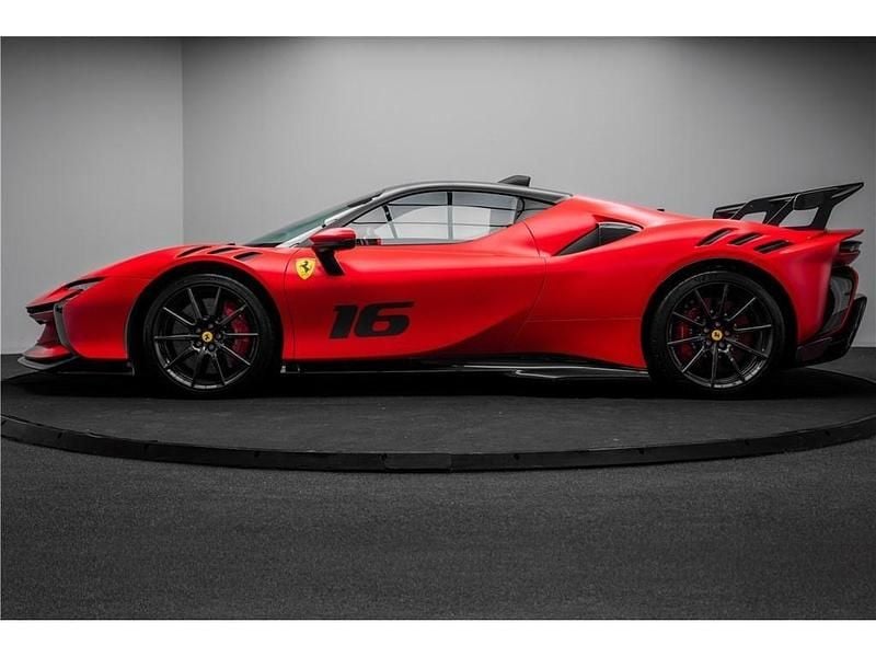 Gebraucht Ferrari SF90 797 PS (586 kW) 2024 Gold