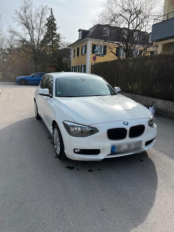 Gebraucht BMW 114 95 PS (69 kW) 2012 Weiß Kleinwagen