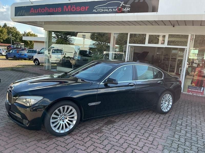 Schwarz Gebraucht 2012 BMW 730 Limousine | 9.880 € (Superpreis) - Bild 1/4
