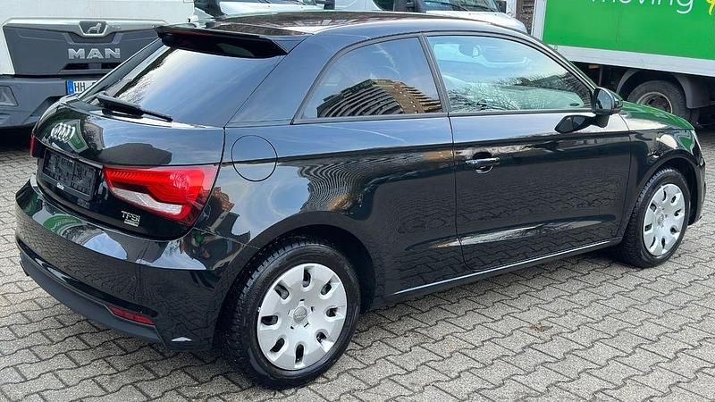 Gebraucht Audi A1 Ambiente 82 PS (60 kW) 2017 Schwarz Kleinwagen