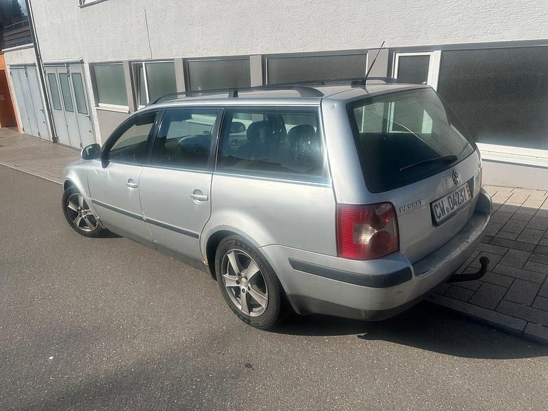 Gebraucht VW Passat 101 PS (74 kW) 2004 Silber Kombi