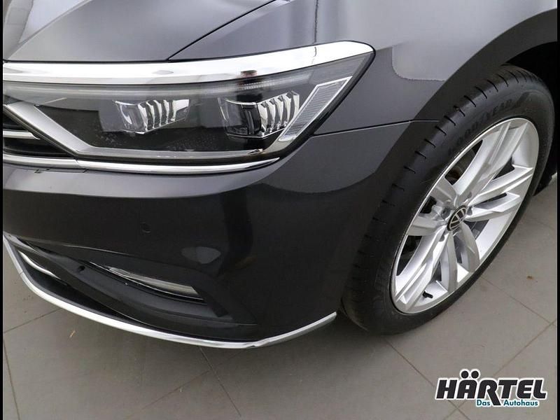 Gebraucht VW Passat Elegance 200 PS (147 kW) 2022 Mangangrau (grey), metallic Kombi