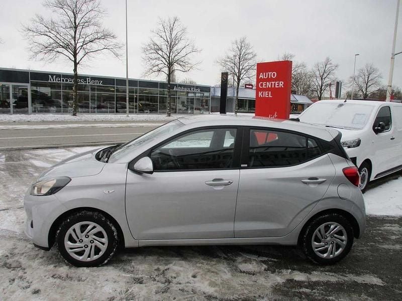 Gebraucht Hyundai i10 Select 67 PS (49 kW) 2021 Silber Kleinwagen