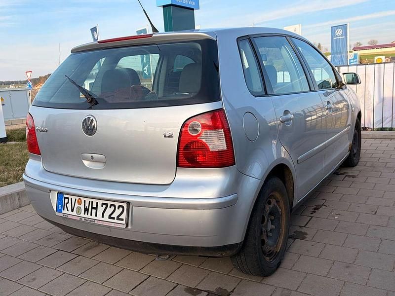 Gebraucht VW Polo Basis 54 PS (39 kW) 2002 Silber Limousine