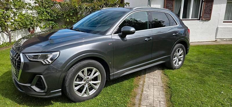 Grau Gebraucht 2019 Audi Q3 S-Line SUV | 24.990 € (Superpreis) - Bild 1/4