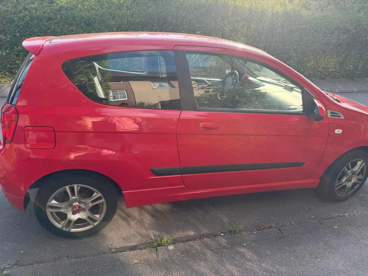 Gebraucht Chevrolet Aveo LS 84 PS (61 kW) 2010 Rot Kleinwagen