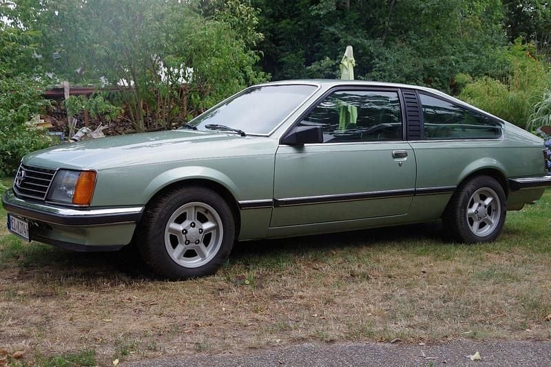 Grün Gebraucht 1982 Opel Senator Coupé | 14.800 € - Bild 1/4