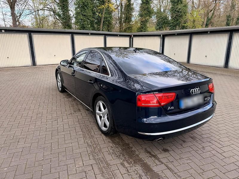 Gebraucht Audi A8 259 PS (190 kW) 2011 Blau Limousine