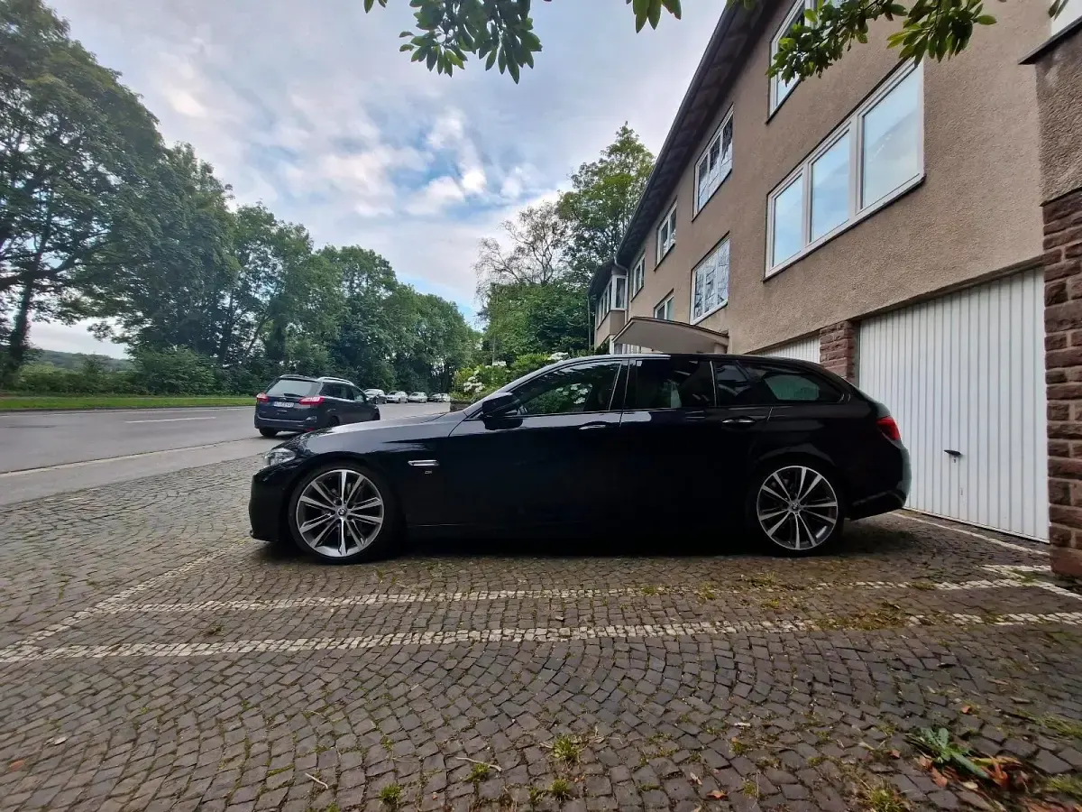Gebraucht BMW 530 Performance 289 PS (212 kW) 2015 Schwarz Kombi