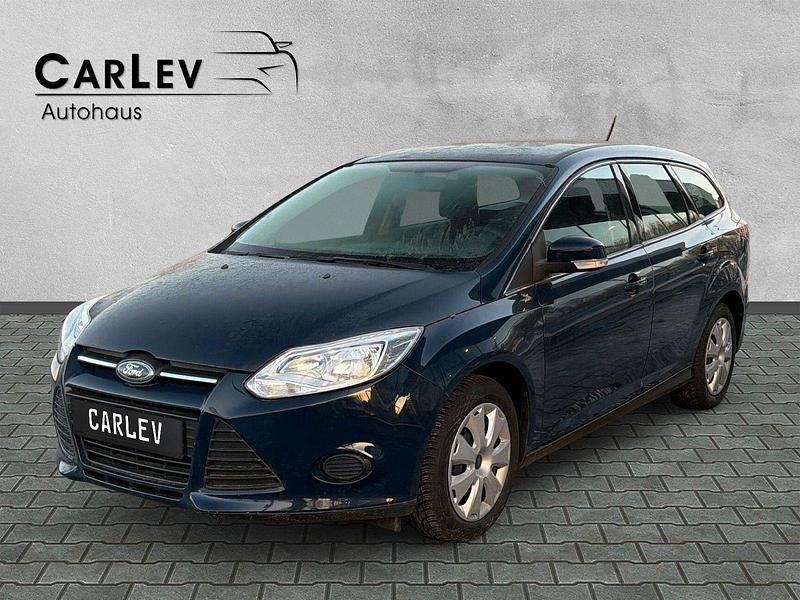 Gebraucht Ford Focus Trend 101 PS (74 kW) 2013 Blau Kombi