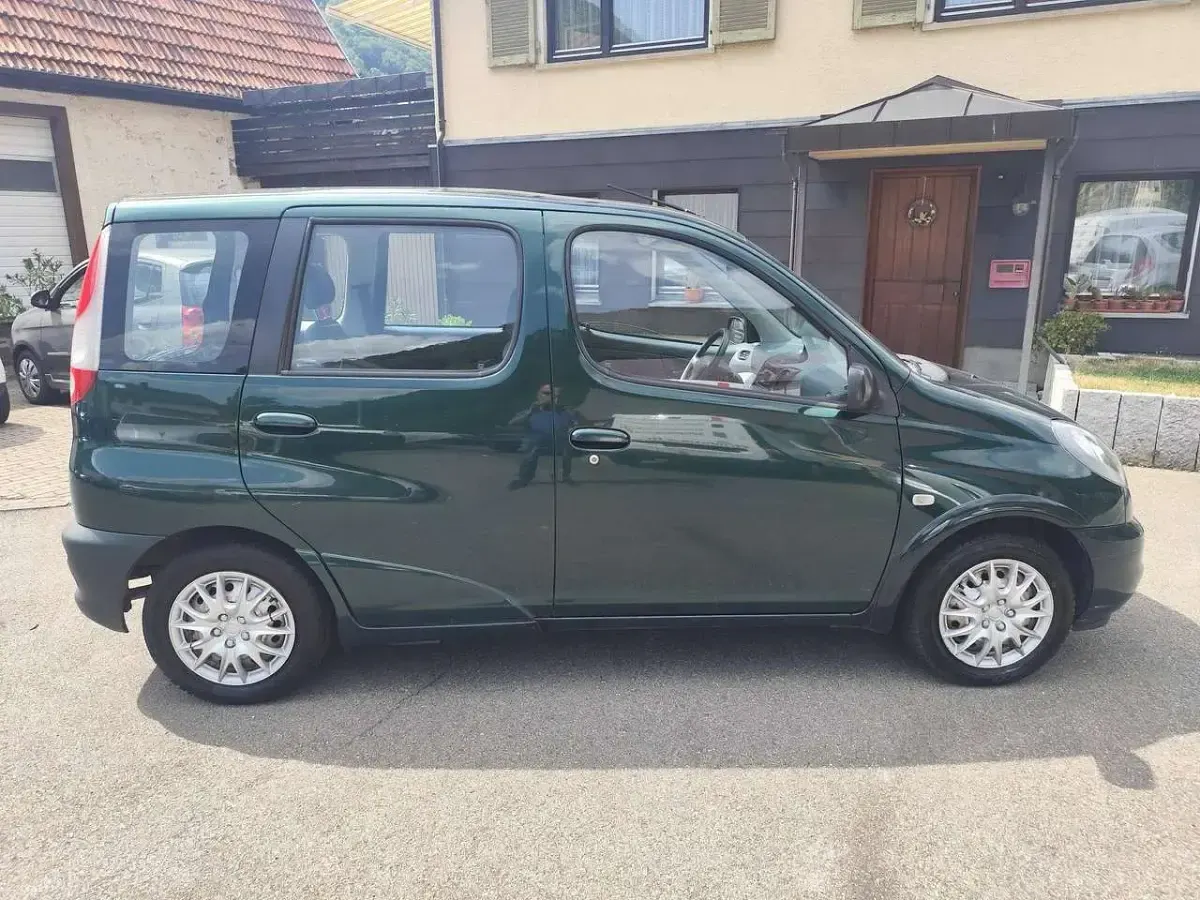 Gebraucht Toyota Yaris Luna 86 PS (63 kW) 2000 Grün Kombi