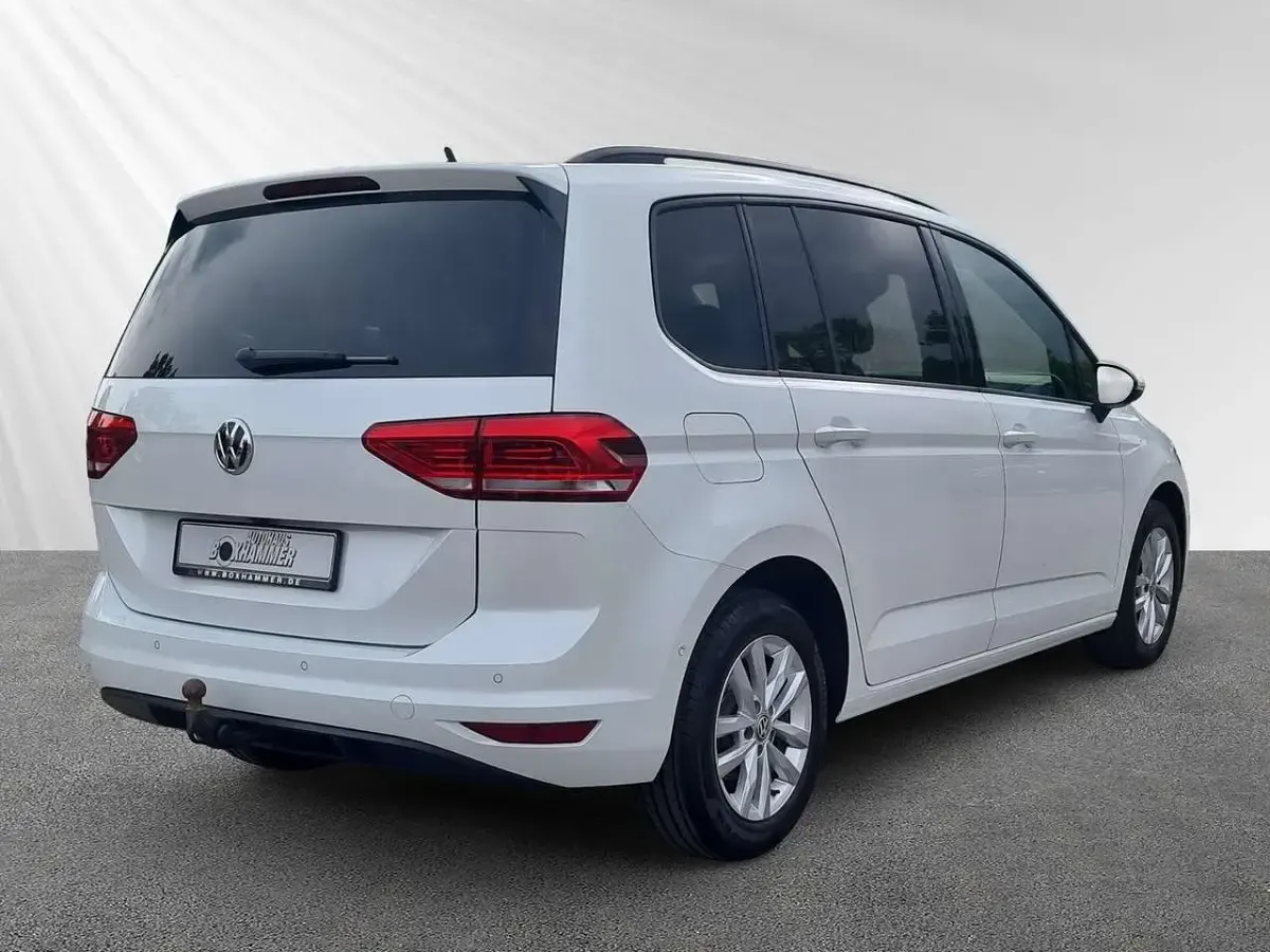 Gebraucht VW Touran Comfortline 116 PS (85 kW) 2018 Weiß Van / Kleinbus