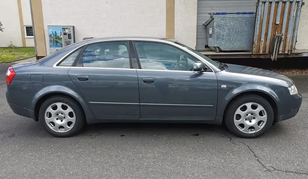 Gebraucht Audi A4 131 PS (96 kW) 2002 Grau Limousine