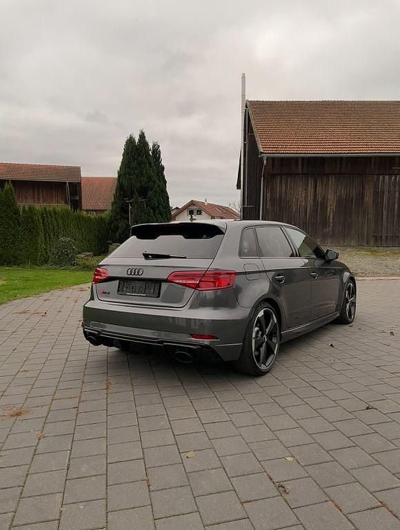 Gebraucht Audi RS3 Ambiente 400 PS (294 kW) 2019 Grau Limousine