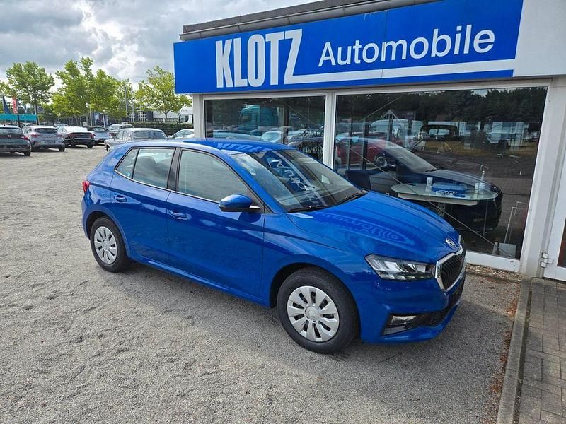 Neu Skoda Fabia Essence 80 PS (58 kW) 2025 Blau Kleinwagen