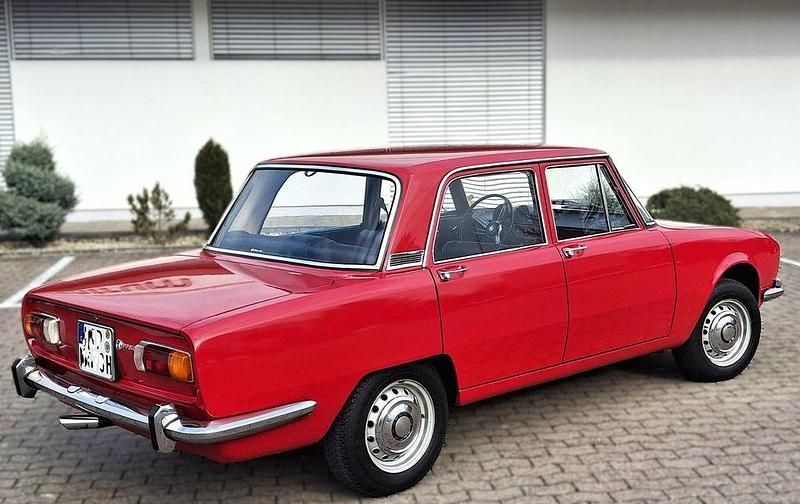 Gebraucht Alfa Romeo 1750 113 PS (83 kW) 1969 Rot Limousine