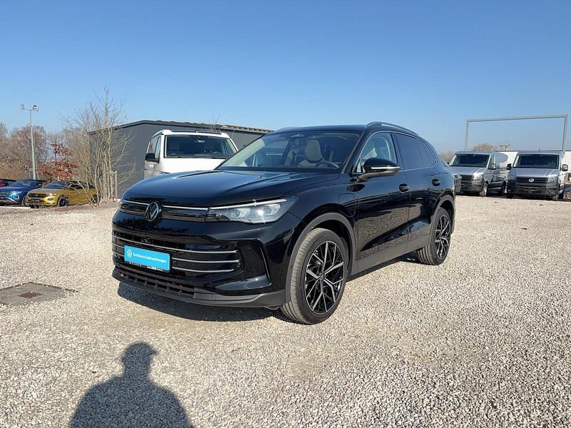 Gebraucht VW Tiguan Elegance 204 PS (150 kW) 2025 Grenadillschwarz SUV