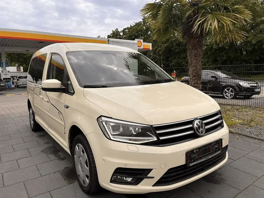 Używany VW Caddy Maxi 150 KM (110 kW) 2017 Beżowy Minivan