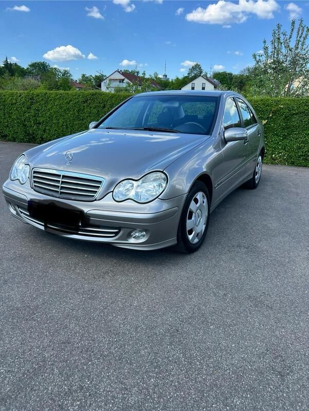 Beige Gebraucht 2004 Mercedes C180 Limousine | 4.700 € (Teuer) - Bild 1/4