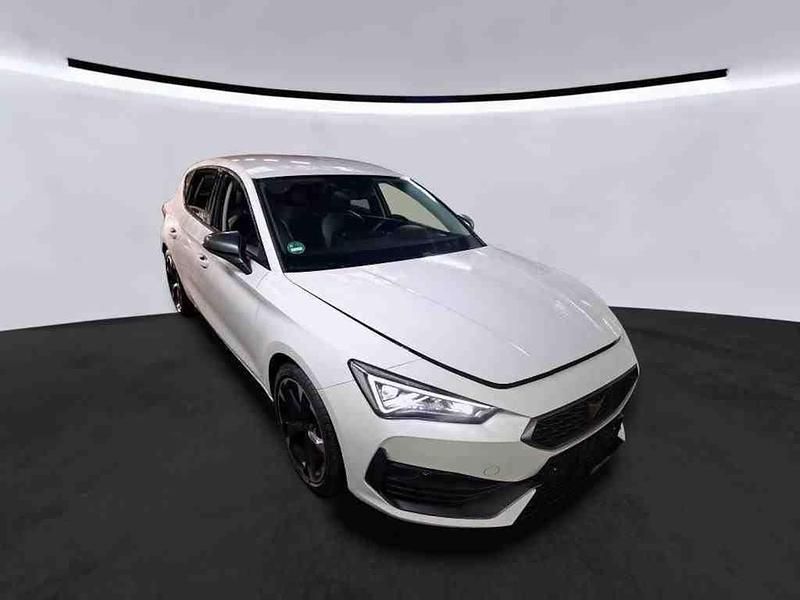 Candyweiß Gebraucht 2024 Cupra Leon Limousine | 21.950 € (Superpreis) - Bild 1/4
