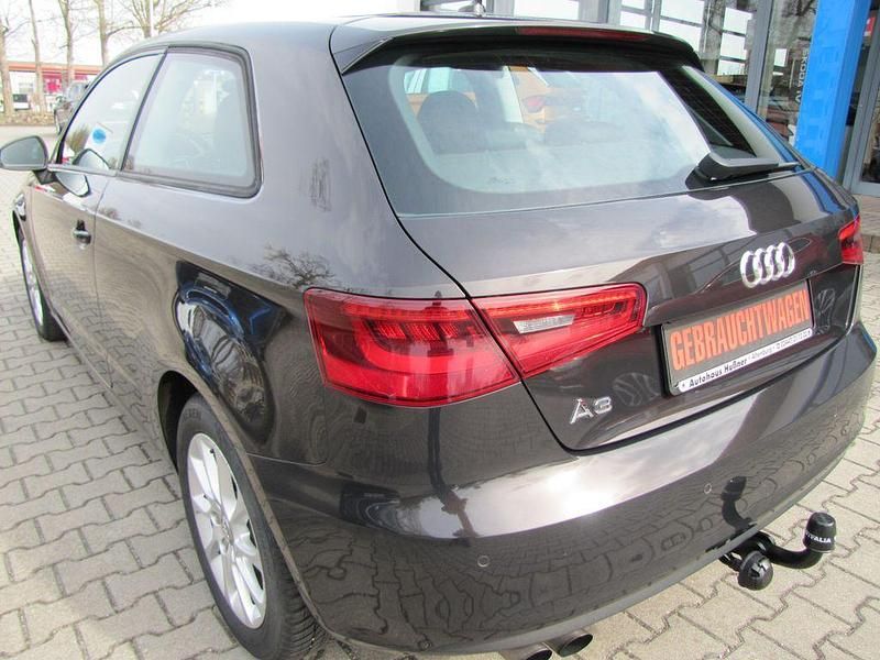 Gebraucht Audi A3 Attraction 122 PS (89 kW) 2013 Braun Limousine