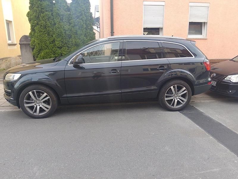 Blau Gebraucht 2006 Audi Q7 SUV | 6.500 € (Fairer Preis) - Bild 1/4