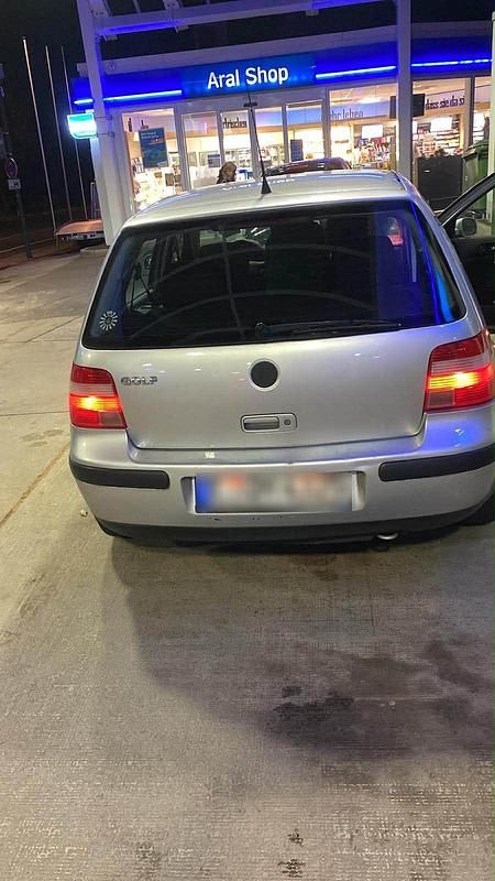Gebraucht VW Golf IV 2003 Silber Kleinwagen