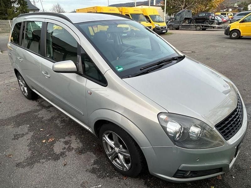 Beige Gebraucht 2006 Opel Zafira Edition Van / Kleinbus | 2.600 € (Fairer Preis) - Bild 1/4