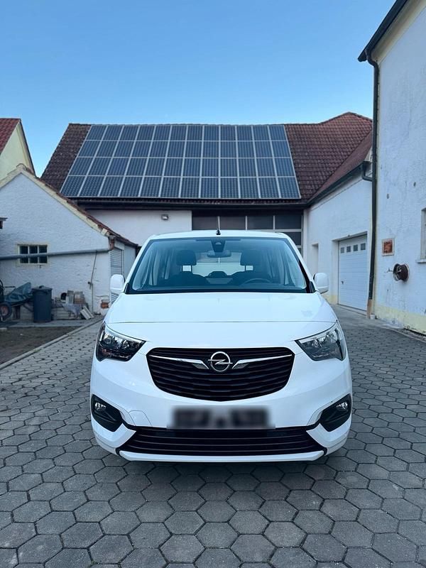 Weiß Gebraucht 2019 Opel Combo Van / Kleinbus | 13.750 € (Fairer Preis) - Bild 1/4