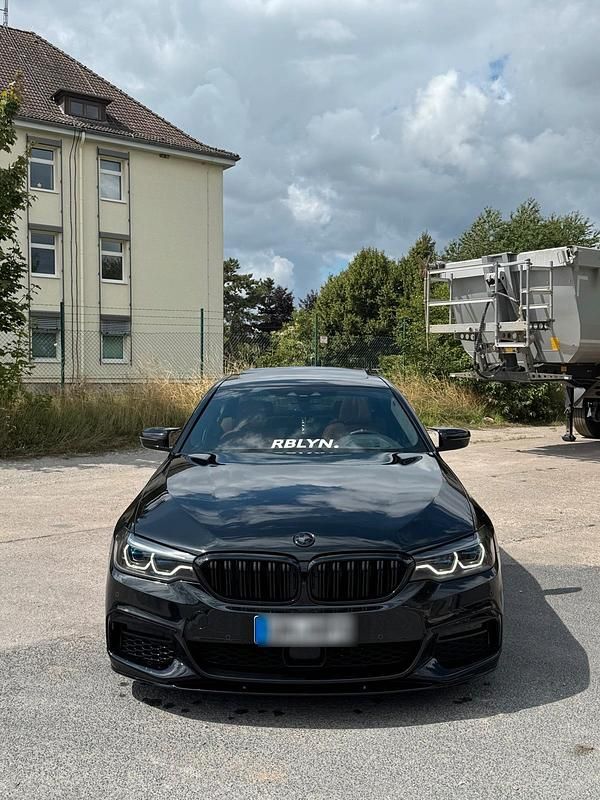 Schwarz Gebraucht 2018 BMW 530 M Performance Limousine | 41.500 € - Bild 1/4