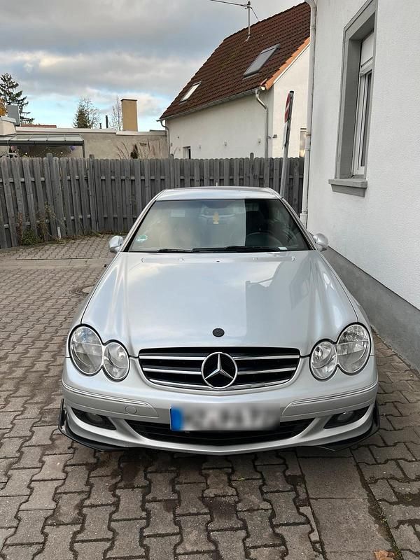 Silber Gebraucht 2007 Mercedes CLK220 Coupé | 6.500 € (Fairer Preis) - Bild 1/4