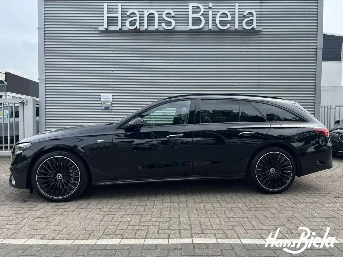 Gebraucht Mercedes E300 AMG 197 PS (144 kW) 2025 Schwarz Limousine
