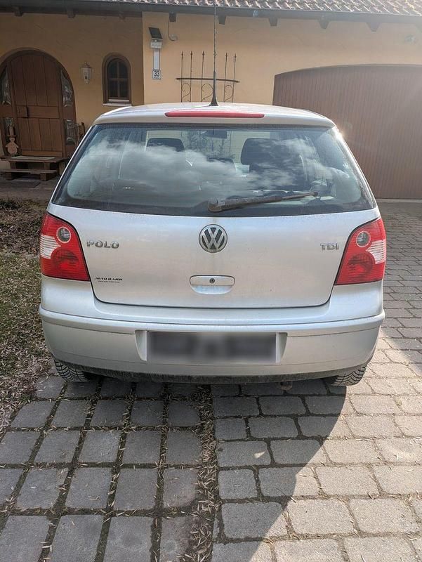 Second-hand VW Polo 75 CP (55 kW) 2004 Argintiu Hatchback