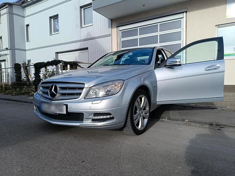 Gebraucht Mercedes C250 204 PS (150 kW) 2010 Grau Limousine