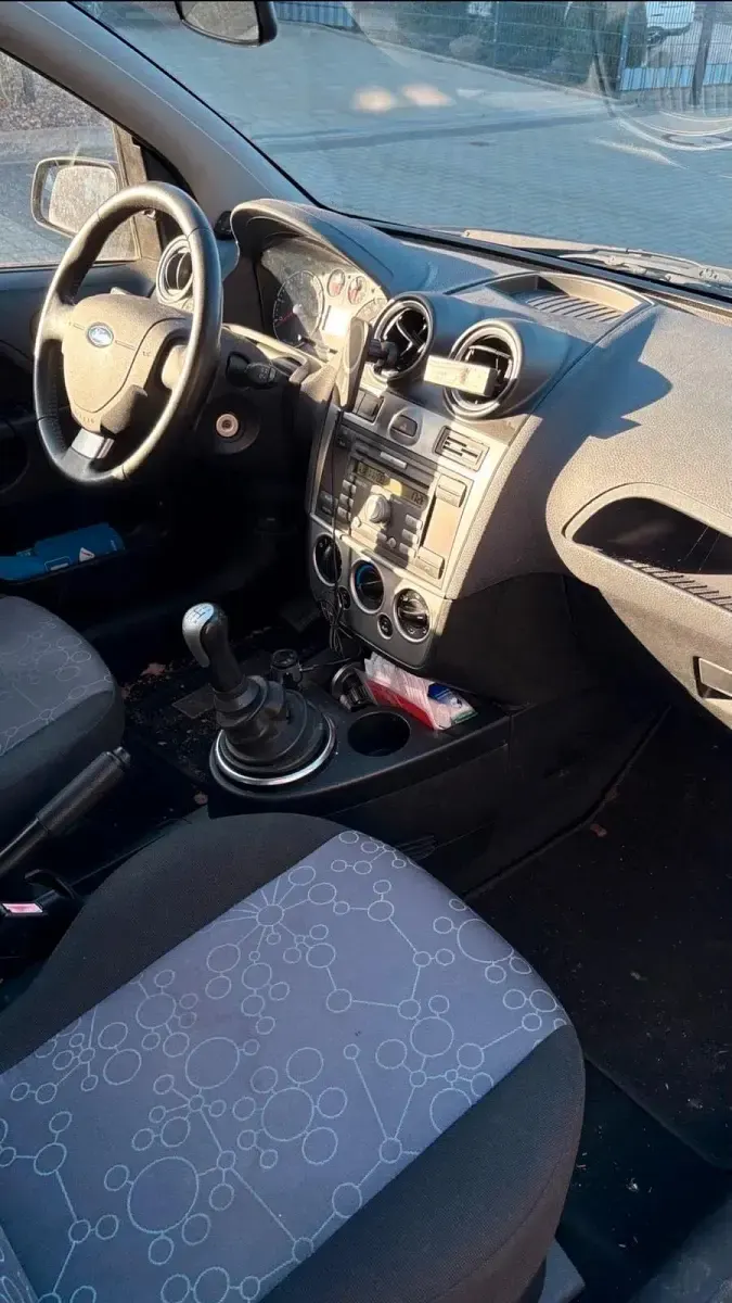 Gebraucht Ford Fiesta 69 PS (50 kW) 2007 Schwarz Kleinwagen