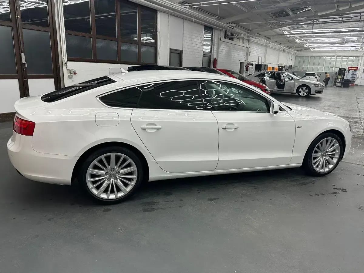 Gebraucht Audi A5 Design 300 PS (220 kW) 2015 Weiß Coupé