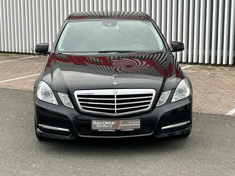 Gebraucht Mercedes E300 231 PS (169 kW) 2011 Schwarz Limousine