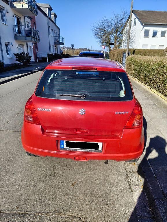 Gebraucht Suzuki Swift Club 92 PS (67 kW) 2006 Rot Kleinwagen