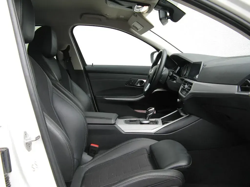 Gebraucht BMW 320 Advantage 190 PS (139 kW) 2021 Alpinweiss iii Kombi