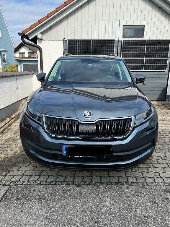 Grau Gebraucht 2019 Skoda Kodiaq Style SUV | 30.999 € (Guter Preis) - Bild 1/4