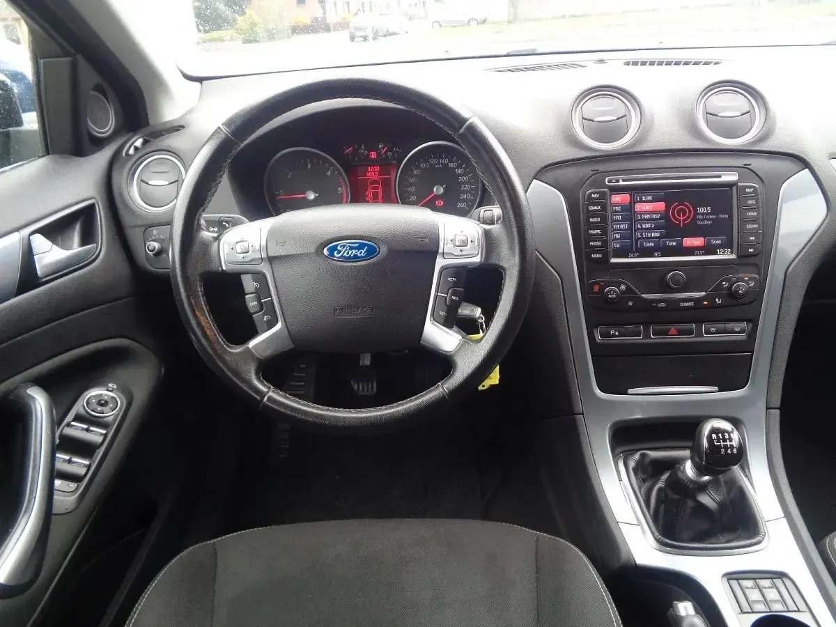Gebraucht Ford Mondeo Business Edition 140 PS (102 kW) 2012 Schwarz Kombi