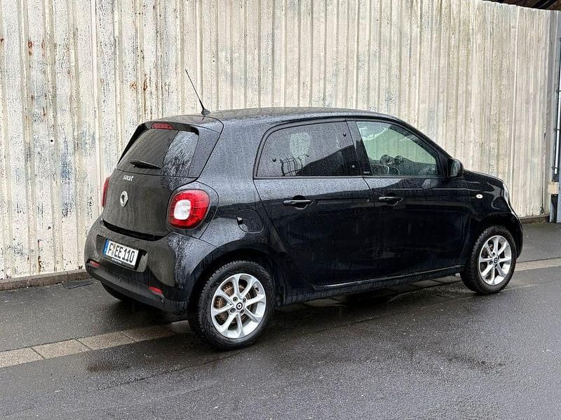 Gebraucht Smart ForFour Passion 90 PS (66 kW) 2018 Schwarz Kleinwagen