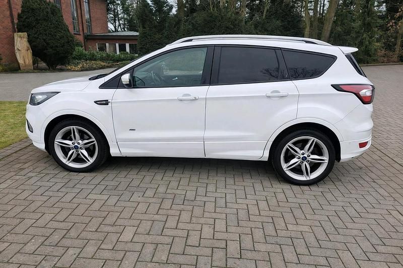 Gebraucht Ford Kuga ST 179 PS (131 kW) 2017 Weiß SUV