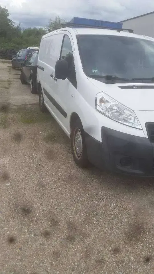 Gebraucht Peugeot Expert 128 PS (94 kW) 2015 Lack weiss banquise/deckende Van
