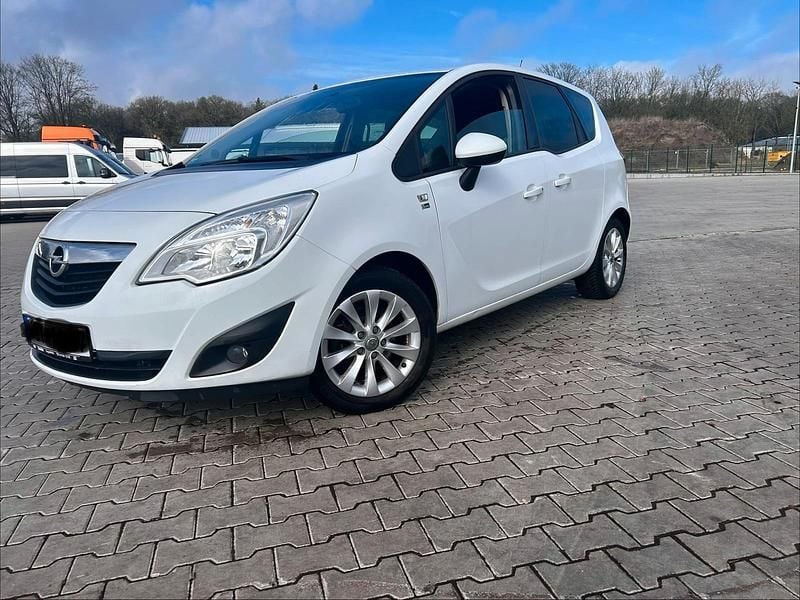 Gebraucht Opel Meriva 100 PS (73 kW) 2012 Weiß Van / Kleinbus